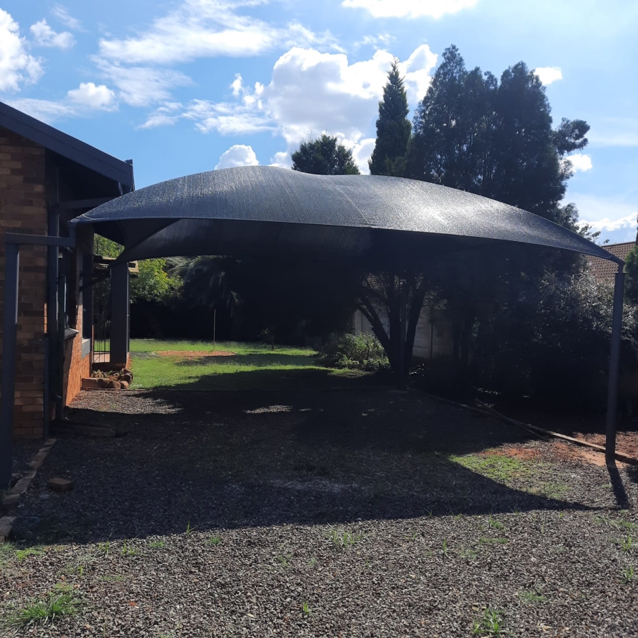 3 Bedroom Property for Sale in Roodia Free State